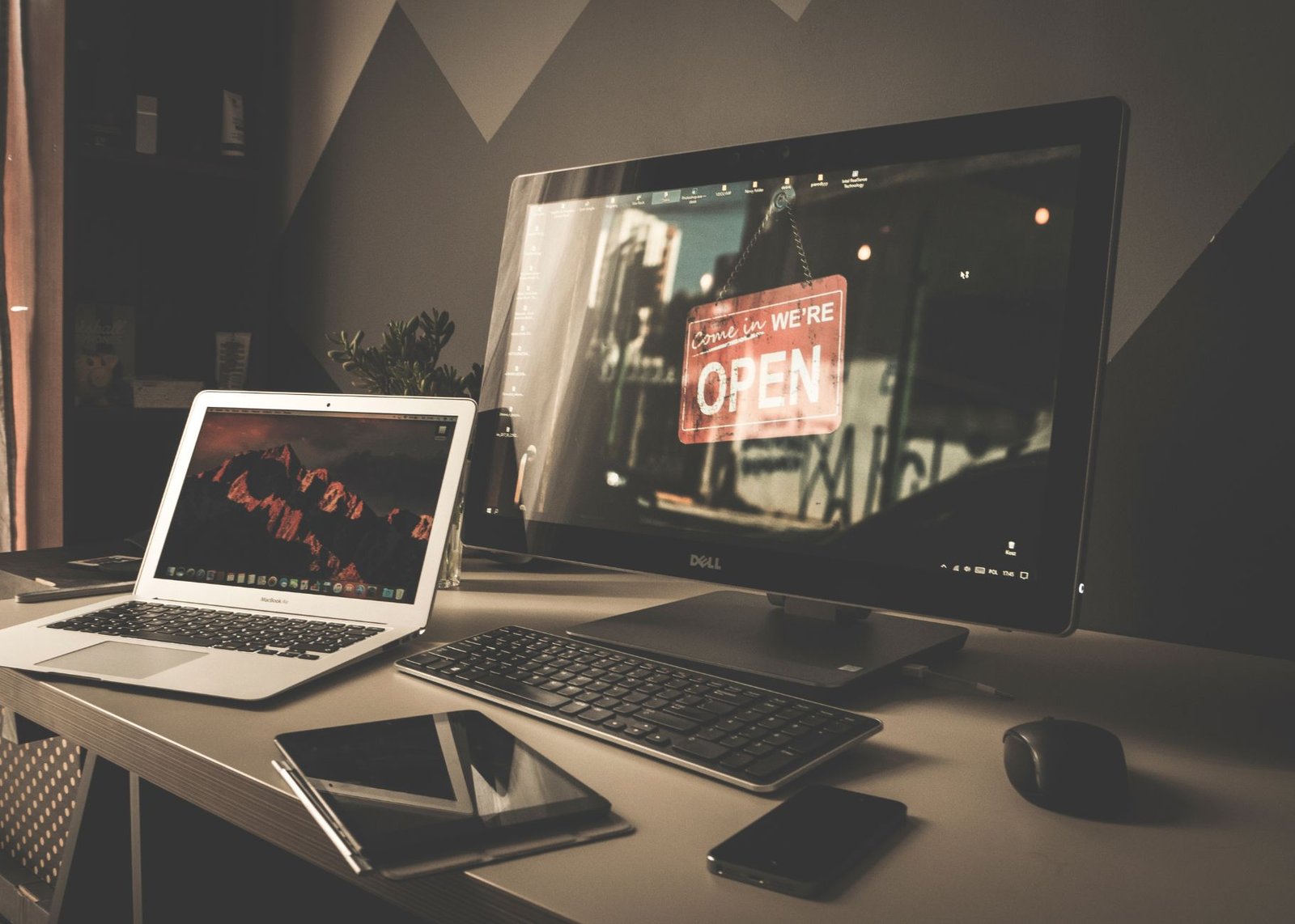 Computer Equipment1 Image of computer equipment